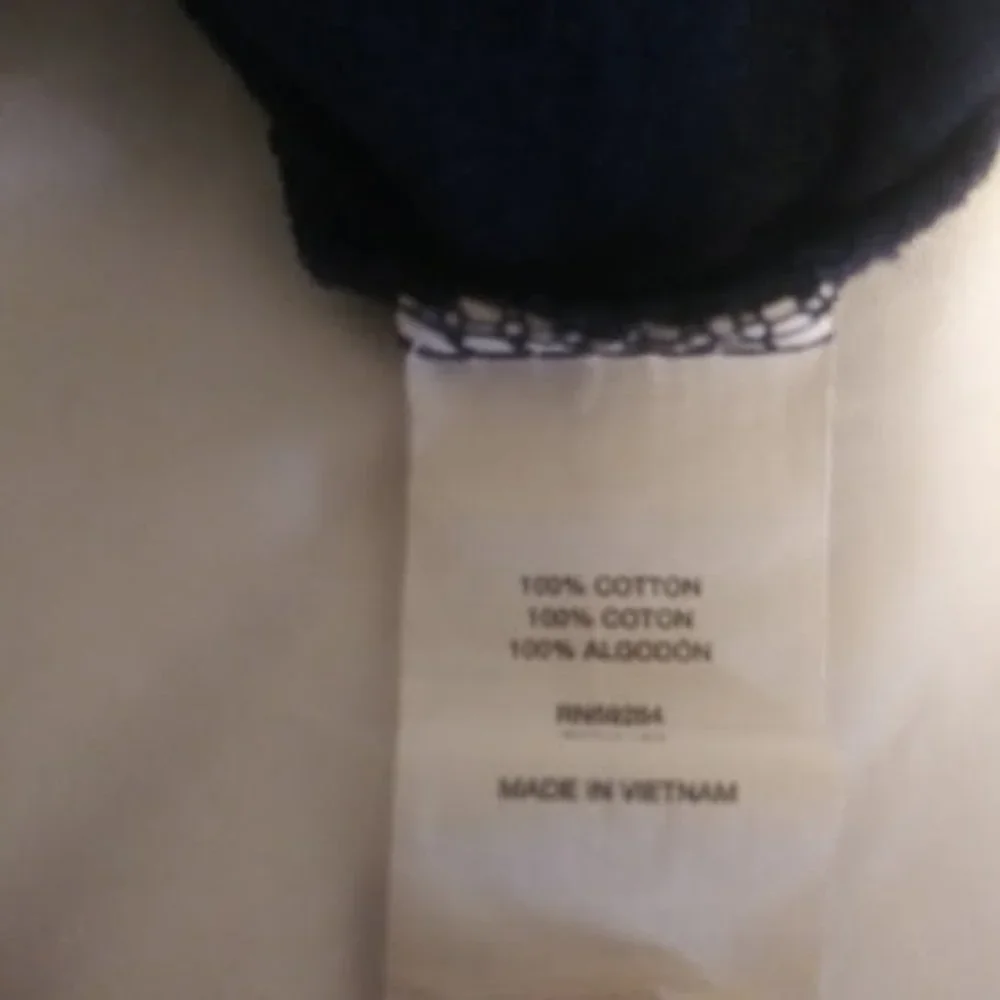 Finest Quality Place Est. 1989 boys size 7/8 navy blue and yellow shirt